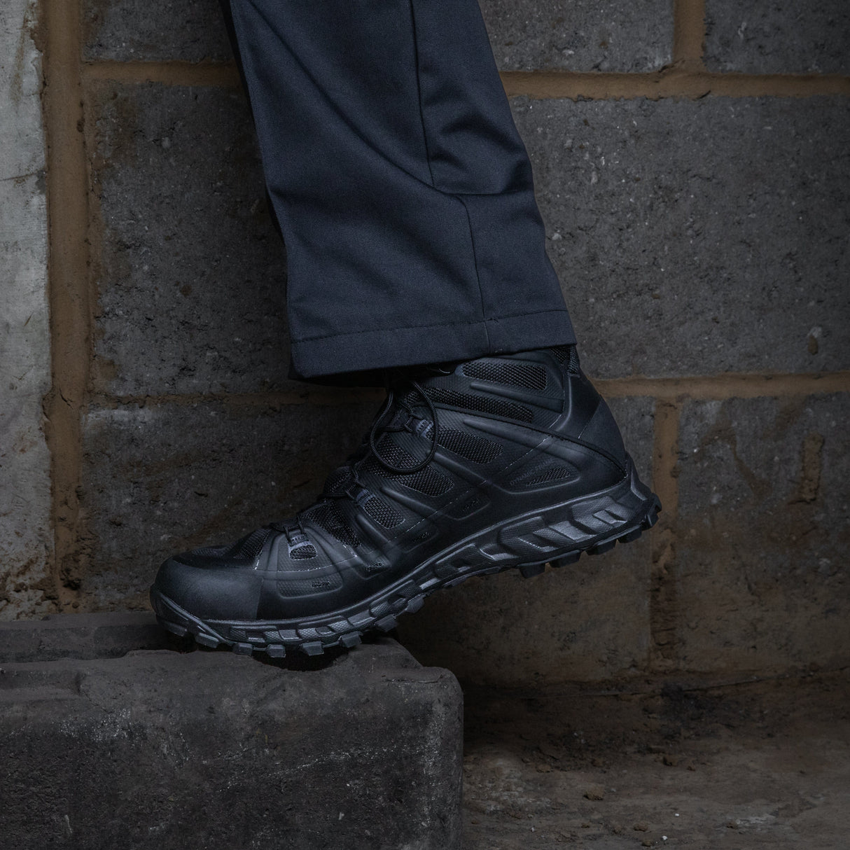 AKU SELVATICA TACTICAL Mid GTX Black
