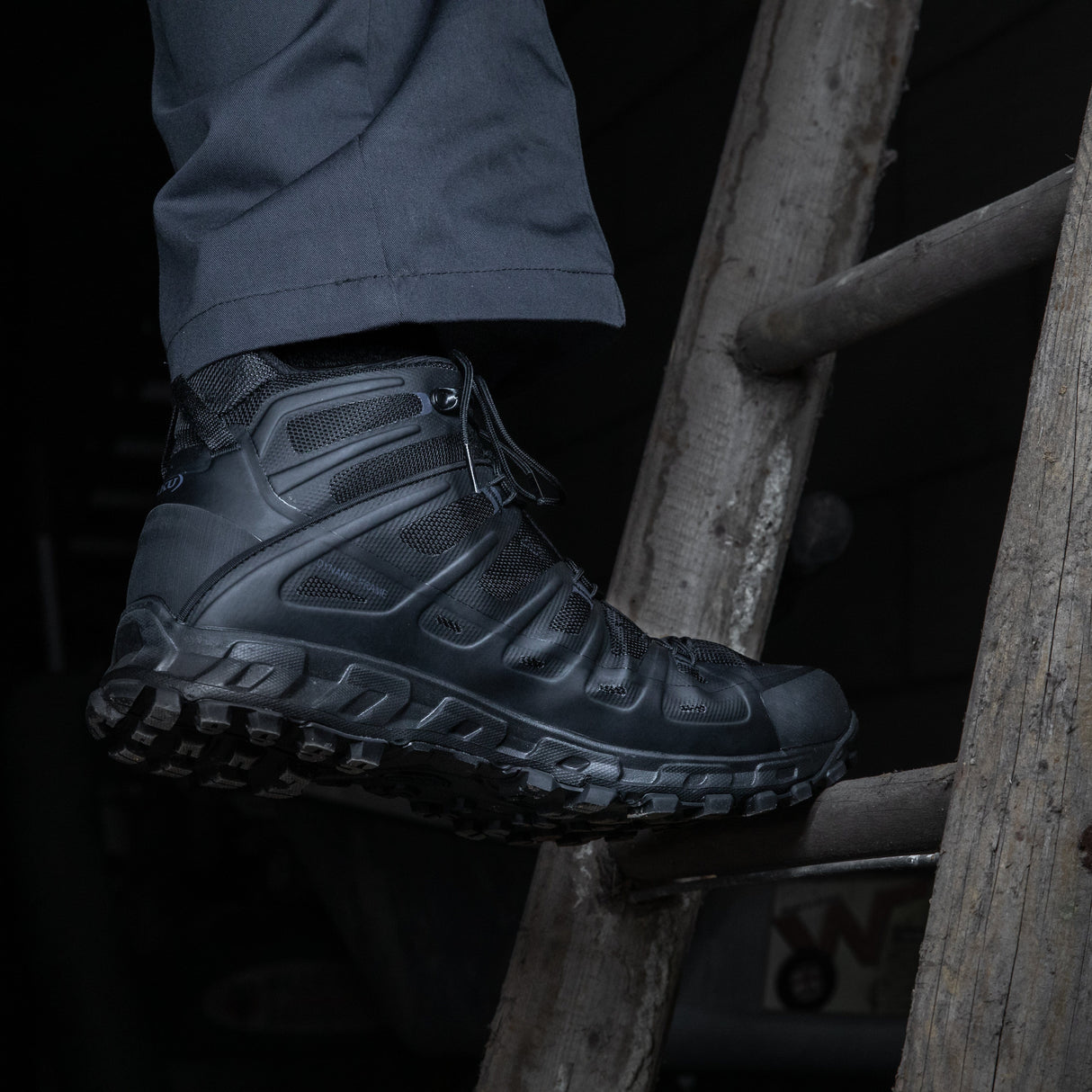 AKU Boots AKU SELVATICA TACTICAL Mid GTX Black