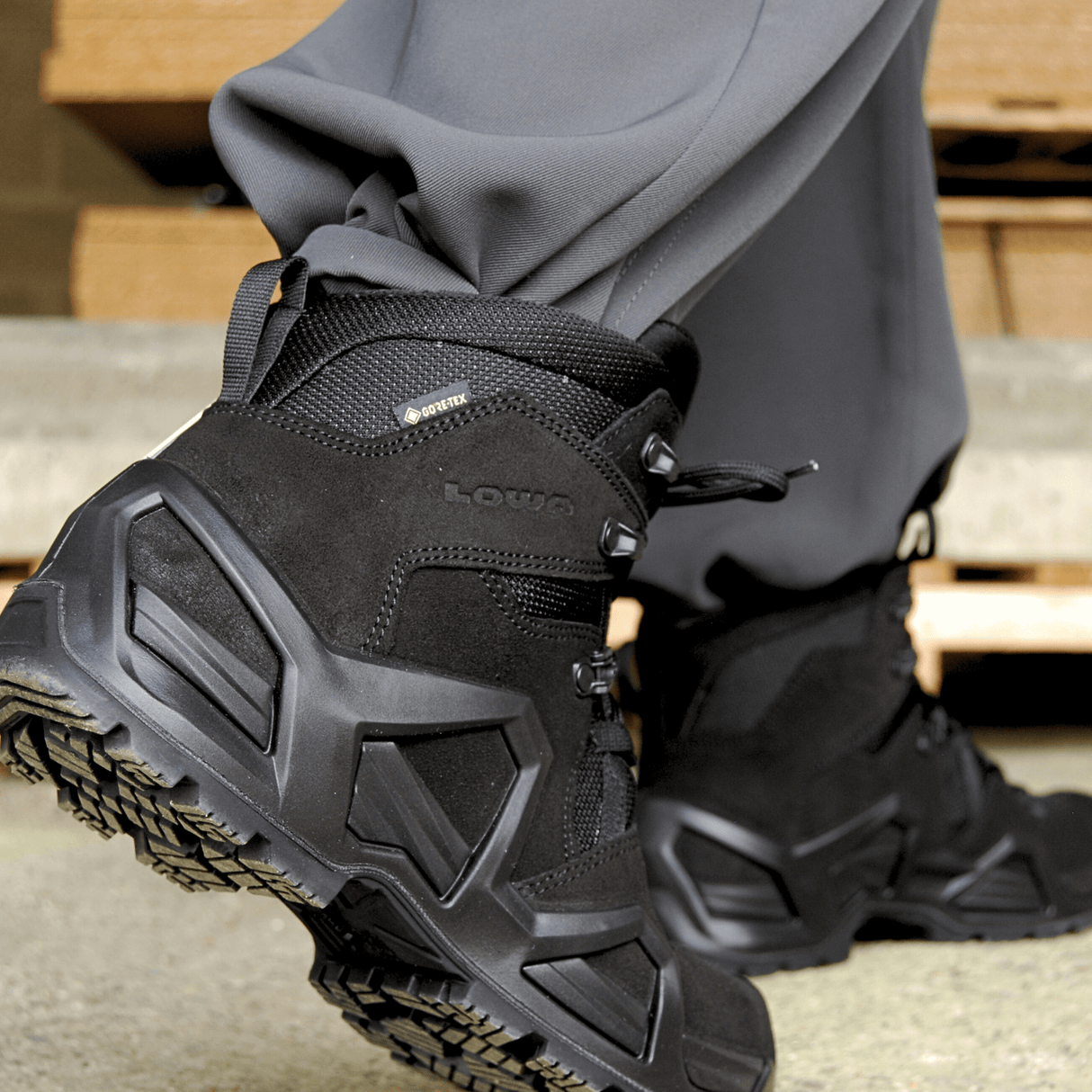 Lowa Boots LOWA Zephyr MK2 GTX MID Boot - Black