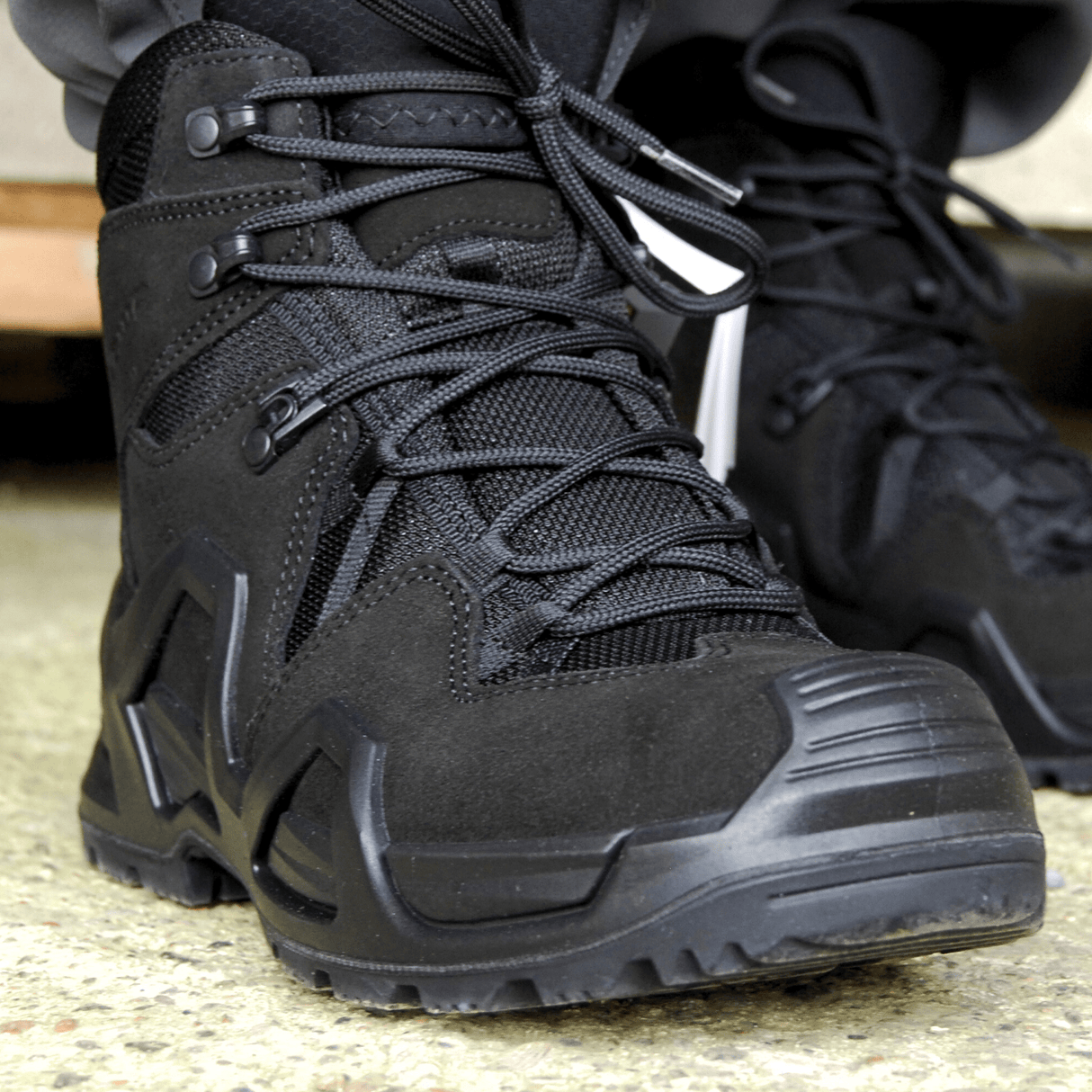 Lowa Boots LOWA Zephyr MK2 GTX MID Boot - Black