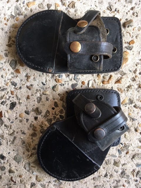 Police Surplus Police Uniform Z86 Rigid Cuff Holder, 3 Position Swivel and Cup, Leather, Right Hand (Used – Grade A)